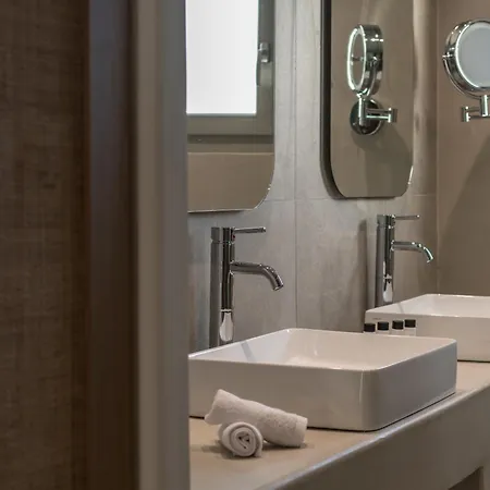 Arocaria Mykonos Otel 5*