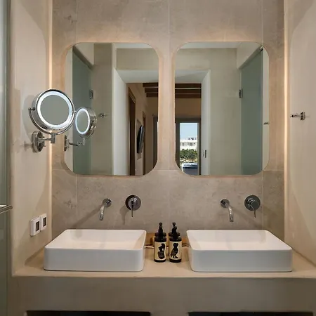 Arocaria Mykonos Ξενοδοχείο 4*